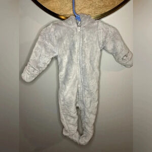 george snow suit  size 6-9 months